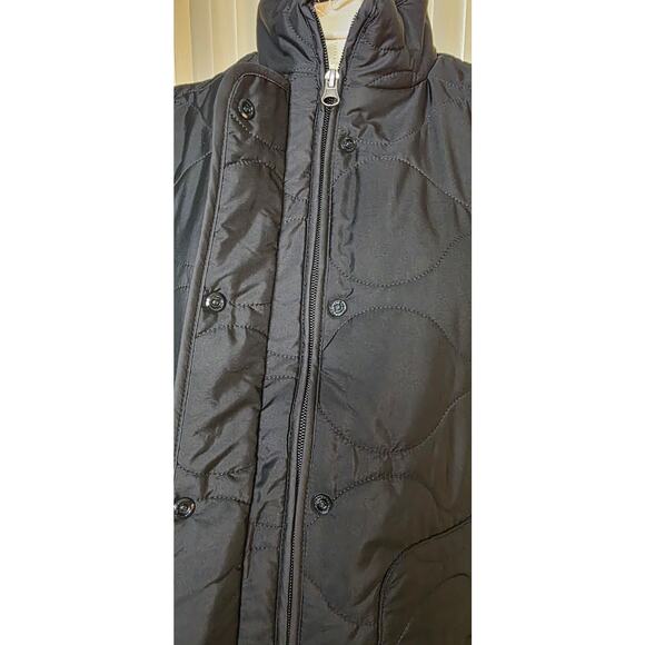 Croft & Barrow Quilted Vest Black
Size M NWT - Picture 3 of 6